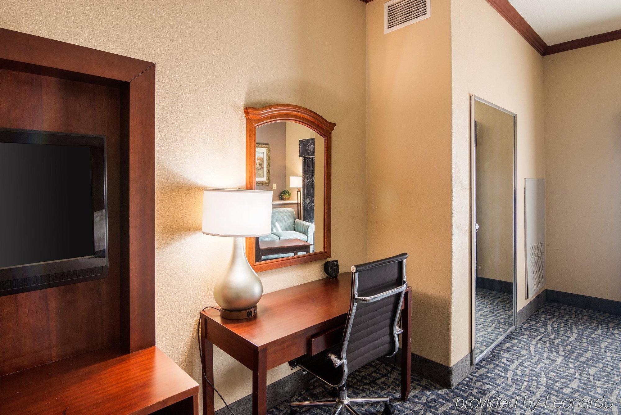 Comfort Suites Gainesville Exterior foto